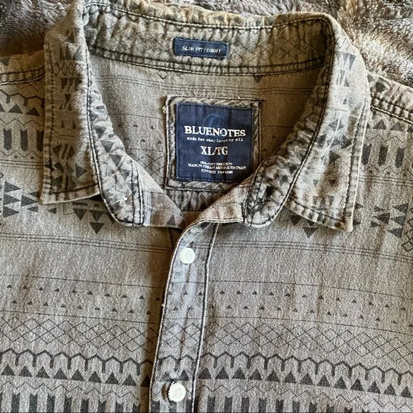 Chic Funky Button Up - Picture 3 of 4